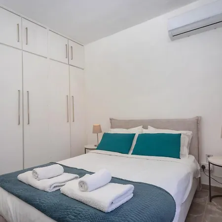 아파트 White Arches #2 By Trulycyprus 레메소스