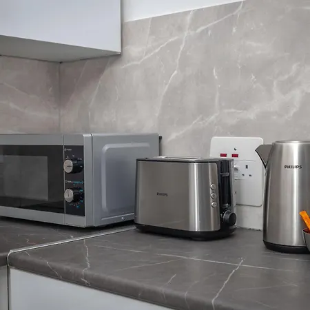 아파트 White Arches #2 By Trulycyprus